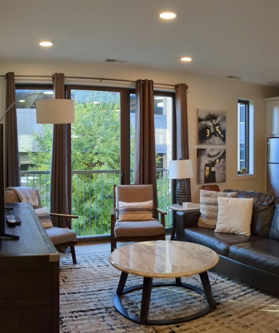 Location Location - Capri Condo 212 特拉弗斯城 外观 照片