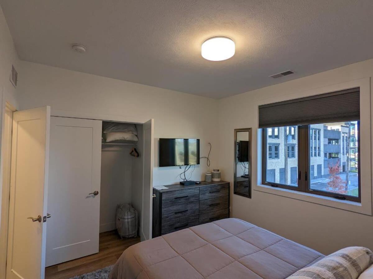 Location Location - Capri Condo 212 特拉弗斯城 外观 照片